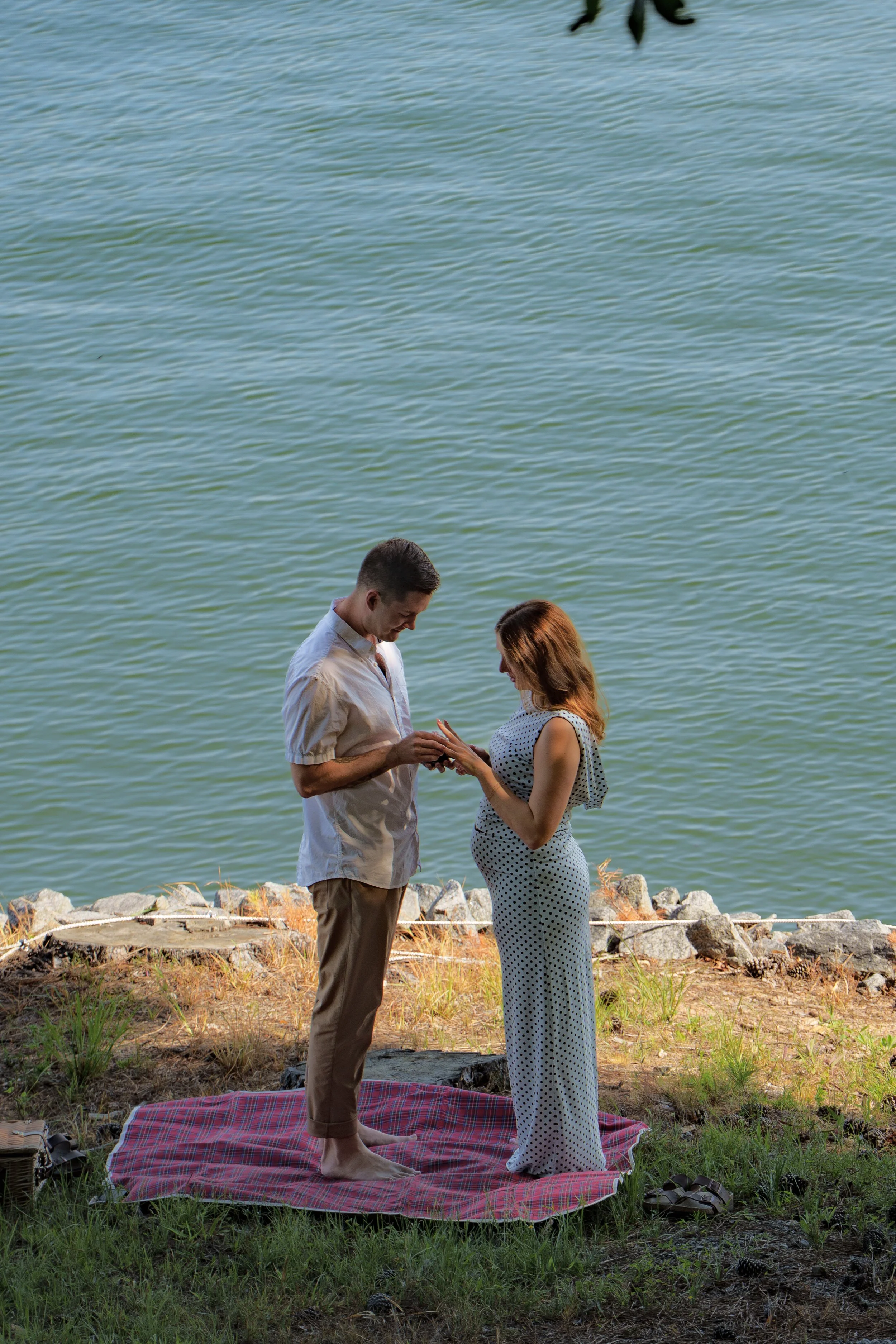 lakeside picnic proposal at Lake Allatoona, photo by Maggie O'Neill proposal photographer