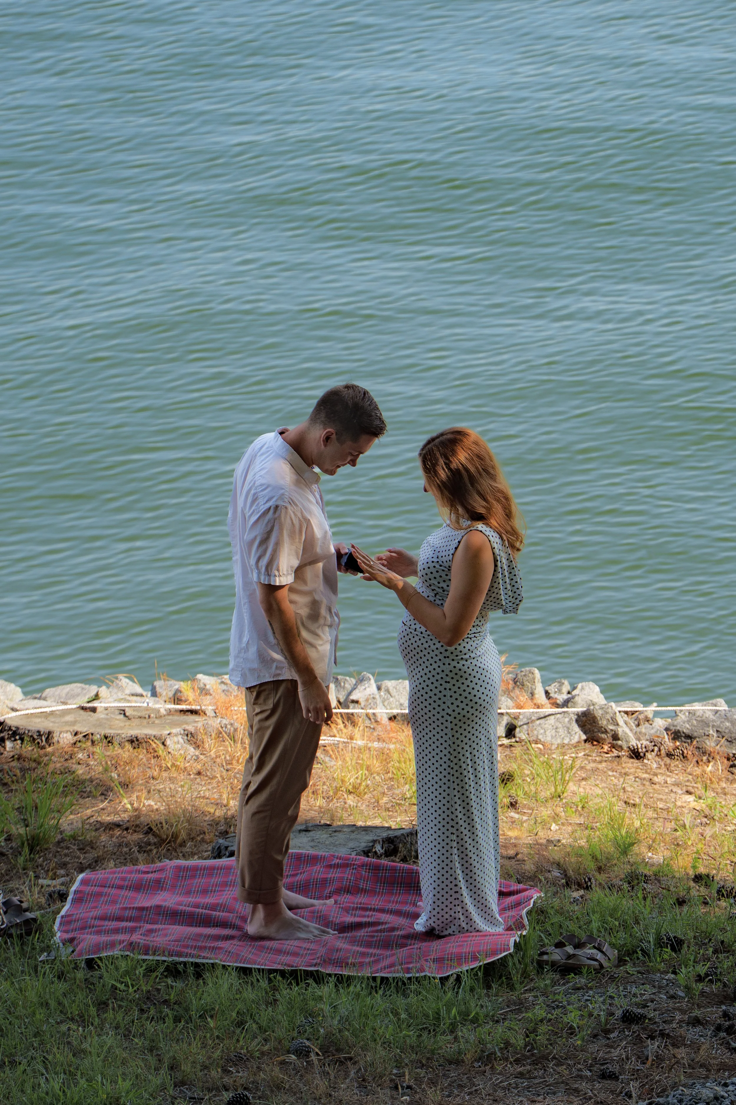 lakeside picnic proposal at Lake Allatoona, photo by Maggie O'Neill proposal photographer