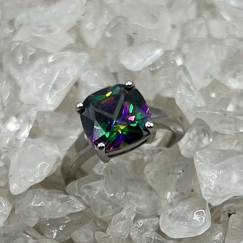 Rainbow-topaz-ring-with-crystals.jpg