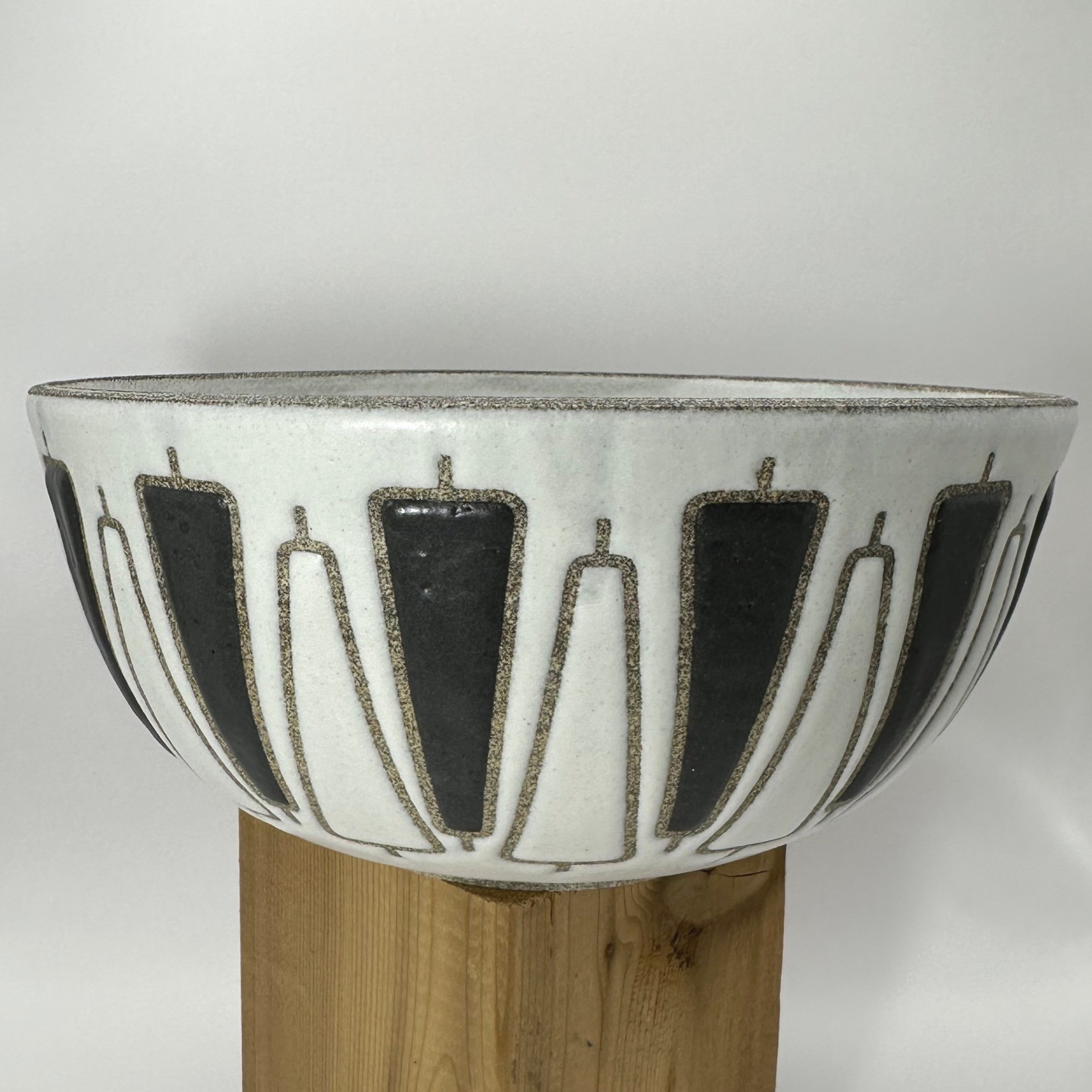 Triangles Serving Bowl (medium)