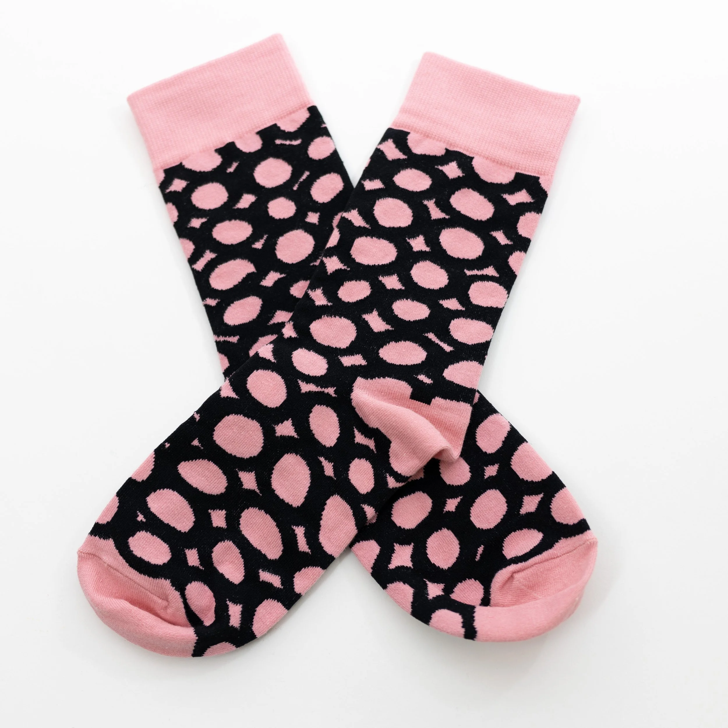 RoundPattern-pink-black_K9A6483.jpg