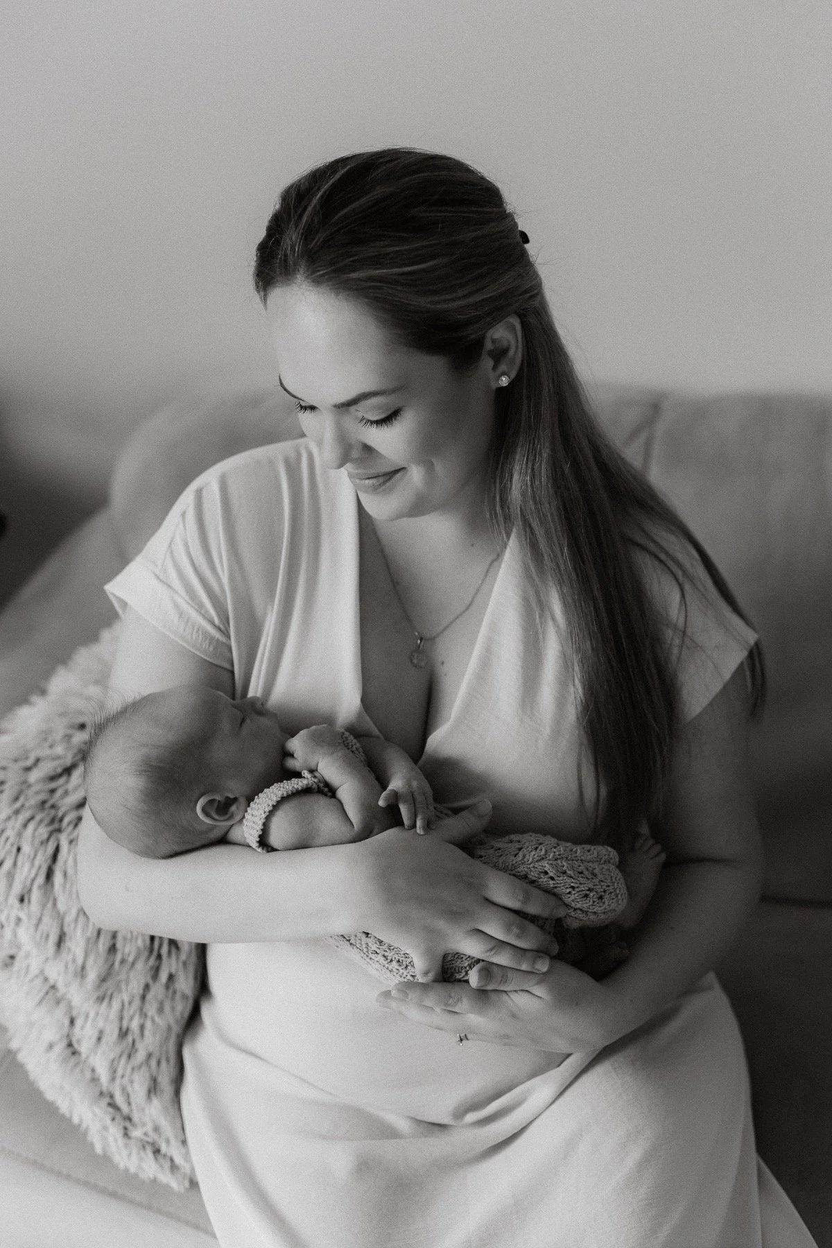 newborn-foceni-maminka-s-miminkem