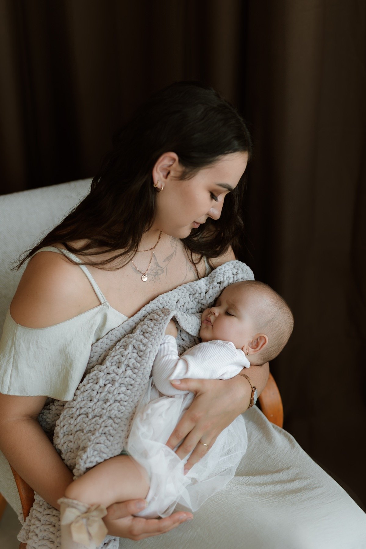 fotografie maminky se svým dítětem z mateřského focení v Olomouci