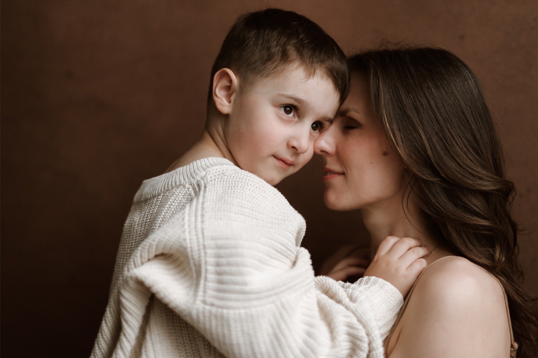 Focení mateřství Olomouc - přirozené focení maminky s dítětem v Olomouci