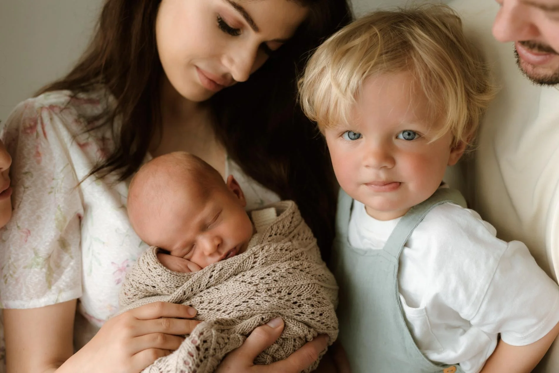 Newborn focení s rodiči Olomouc - novorozenecká fotograf Olomoucký kraj