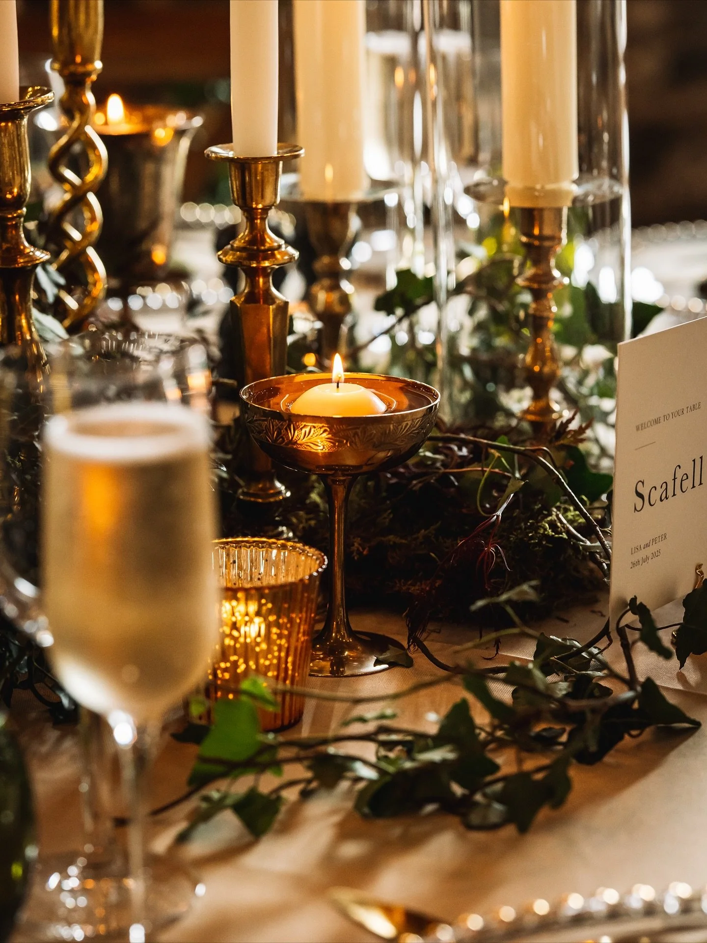 Candlelight is everything when it comes to setting the mood and atmosphere.
Feature lighting adds another layer, lifting the energy and shifting the atmosphere as the evening unfolds.
I love creating candlelit moments that feel completely personal, s