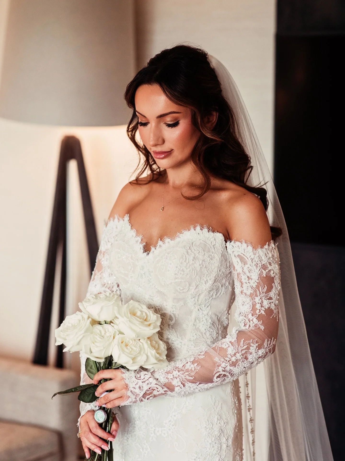 Day into night moments from K &amp; M&rsquo;s late summer wedding

@lodorefallsweddings - Venue
@deborahmariastyling - Styling &amp; design
@camillalucindaphotography - Photography
@starkfilmweddings - Film
@simontheweddinghostanddj - Host and DJ @ro