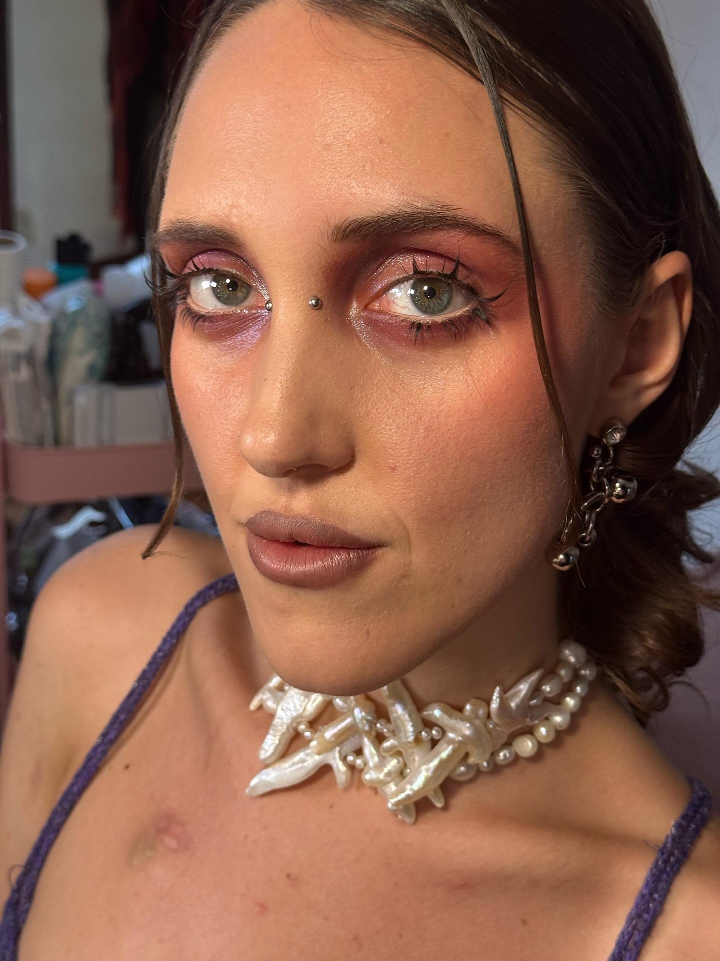 Some cute bts of pixie dream girl @olha.korovina getting ready for her @tresorberlin gig 🧚 
dripping in @hyfaeofficial + look by @moonina.makeup … and ofc her set slapped (last slide)
We had so much fun styling this one - @moonicandrea on ma