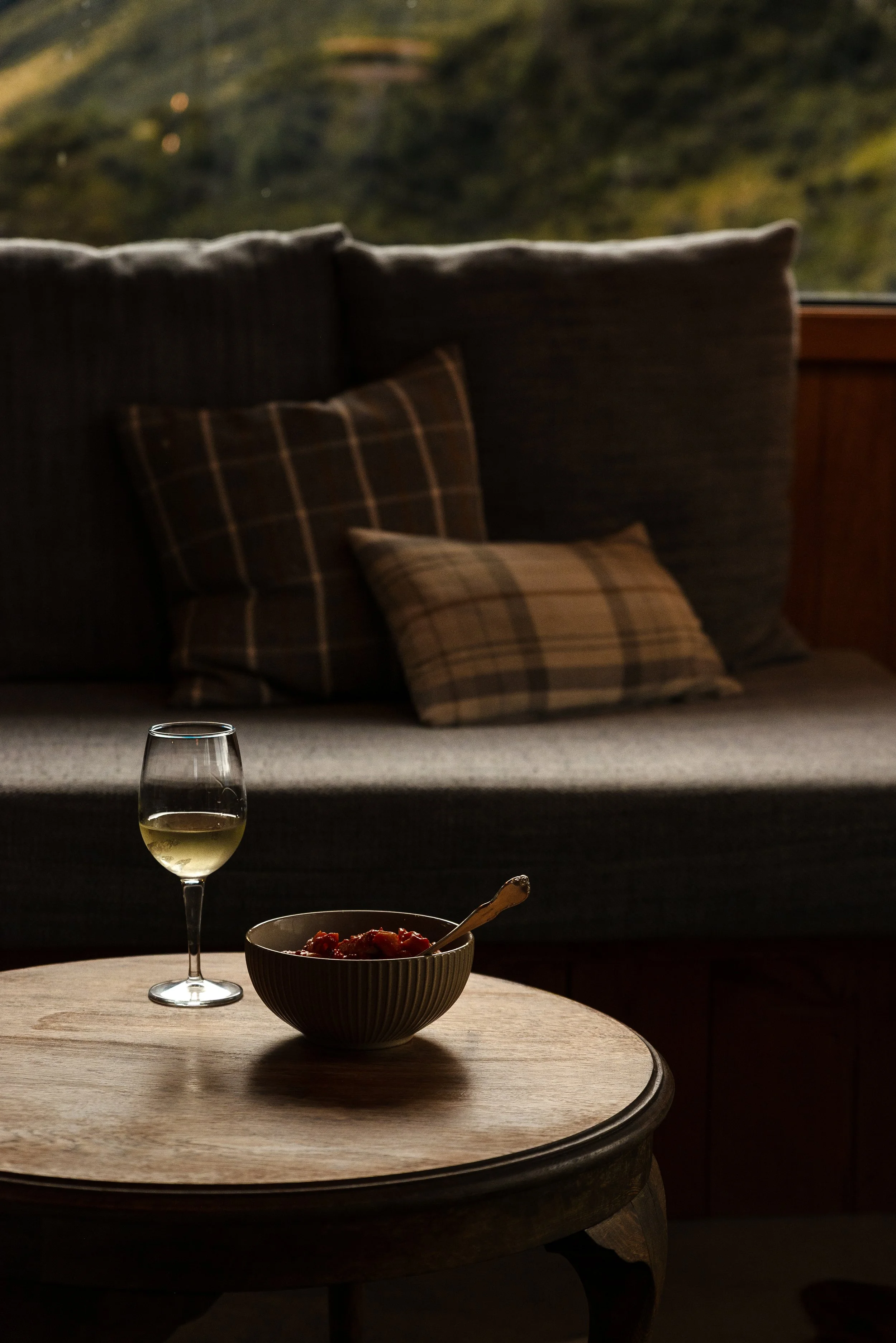 dinner-wine-cozy-Templecabins-northpoint-cabin-newzeland-alpinecomfortco.jpg