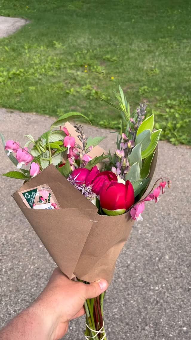 Peony season is not long enough!!
We won’t be at Hilldale Market tomorrow, and will be back there on the 21sr. Next weekend we’re at the #biggaymarket - see you there!