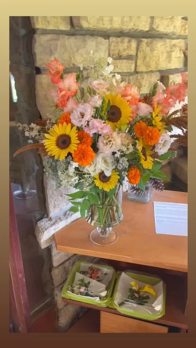 I am still buzzing after a joyous weekend and an extra special couple saying I Do this past weekend! I was thrilled and honored to do the florals for their big day, and couldn’t have asked for a better couple to work with! They wanted seasonal,