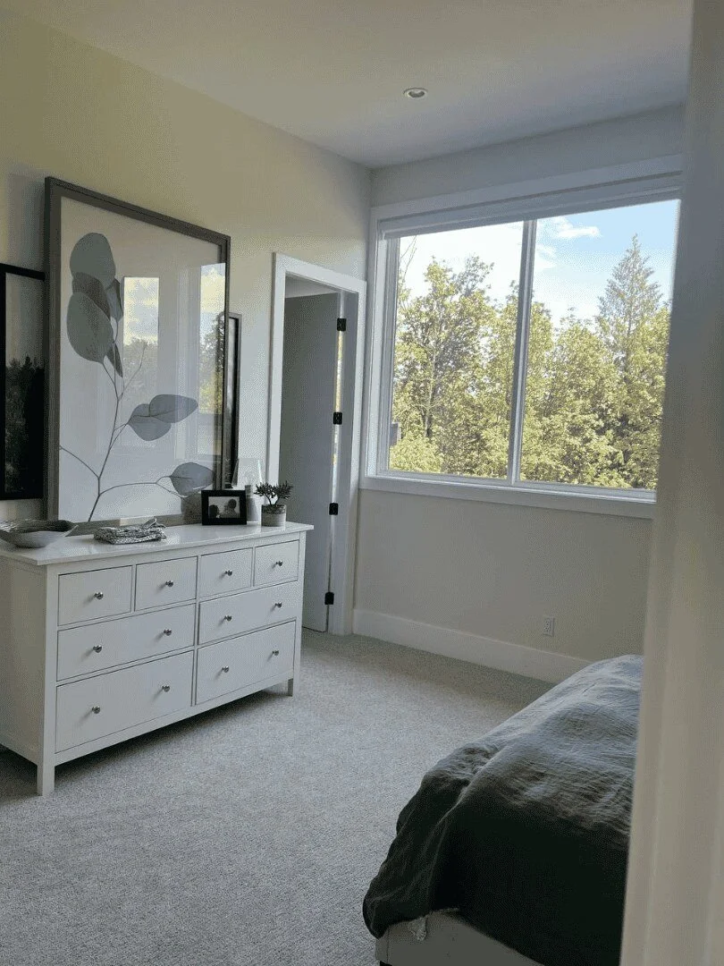 cleaned bedroom from professional cleaning in downtown vancouver from zenith zone cleaning team