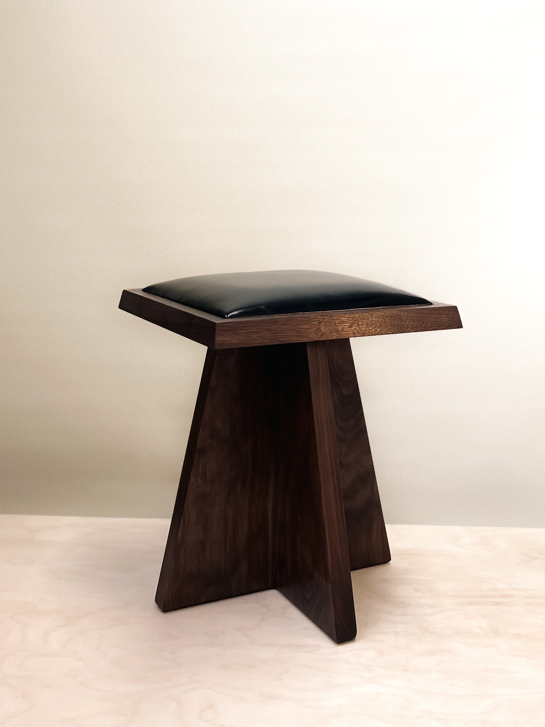 Praetorian Leather Stool