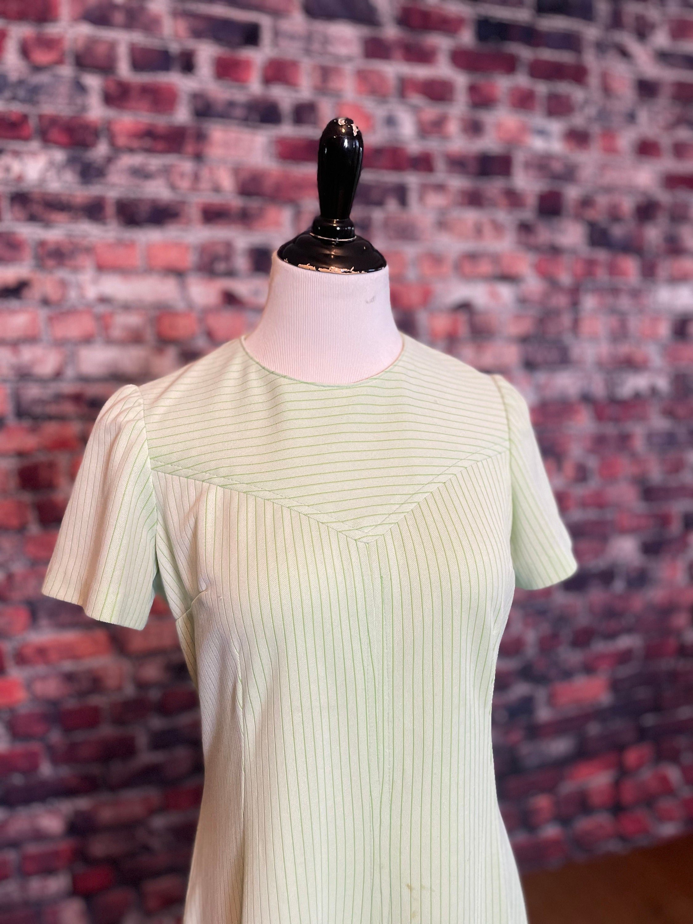 https://i.etsystatic.com/8563697/r/il/53547e/3861922460/il_fullxfull.3861922460_9j4m.jpg