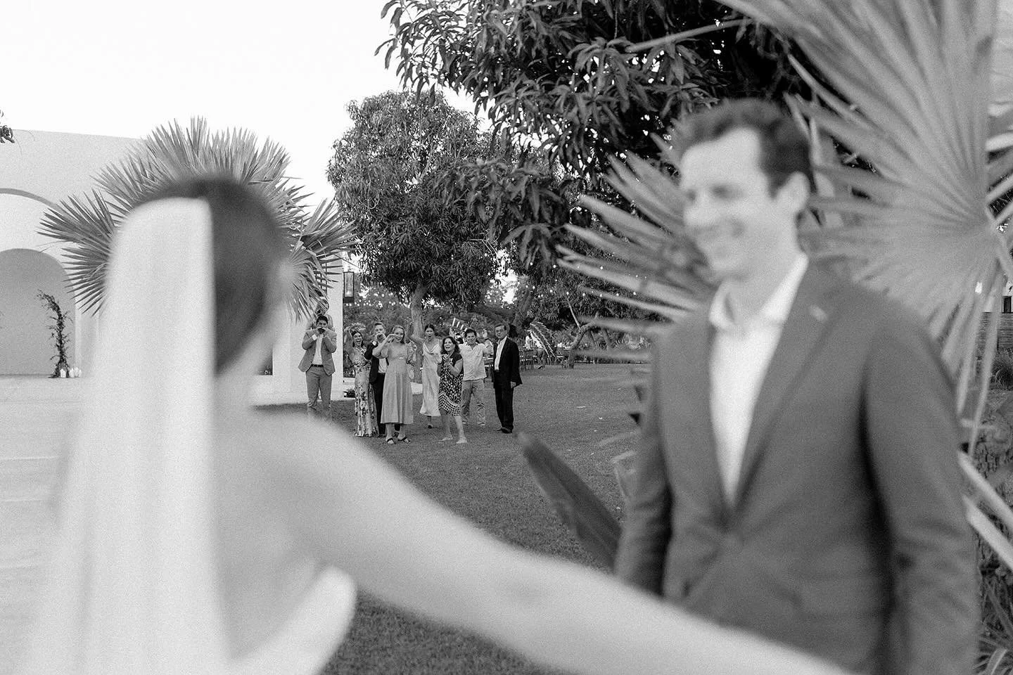 Those who celebrate you. 

Photography @tarynbaxterphotographer 
Planning @melissantisteban x @theplannereventscabo 
Venue @bajalunamexico