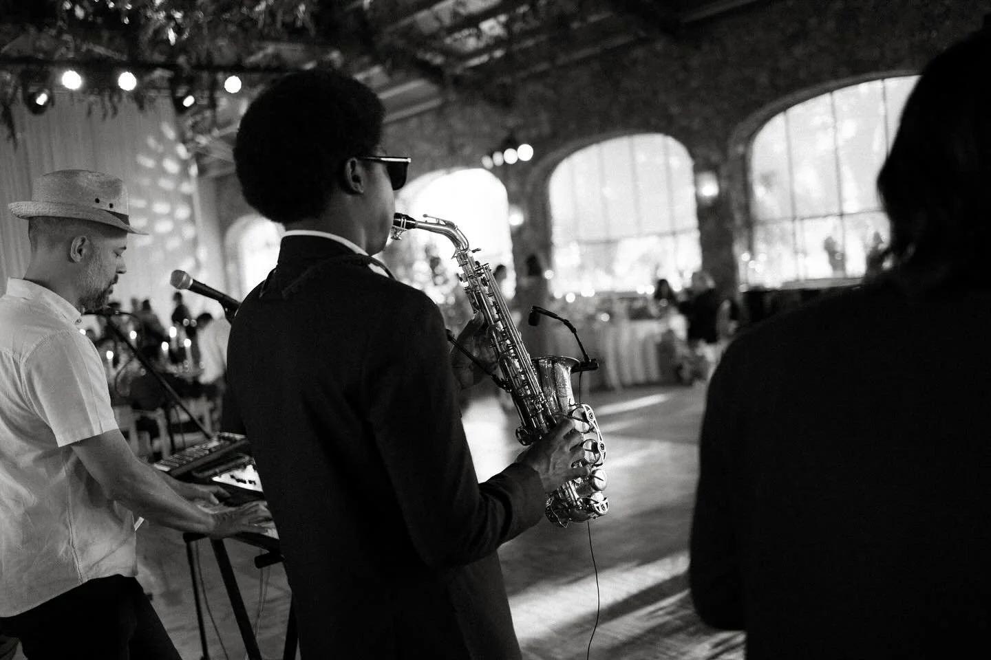 We care for a night of good dancing. 

Photography @efegepho 
Wedding design and production @saraifloresmendivil 
Floral design @considertheroses 
Venue @lunaescondida.venue 
Live music @lossismicos 
Rentals @warehouseguanajuato 
Stationery @mxlucern