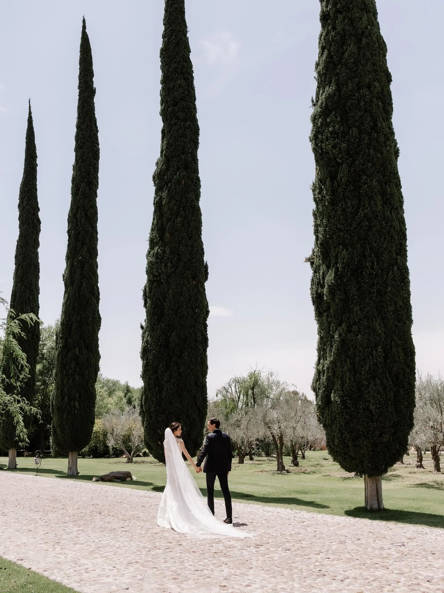 🤍

Photography @efegepho 
Wedding production and design @saraifloresmendivil 
Wedding planning @melissantisteban 
Venue @lunaescondida.venue