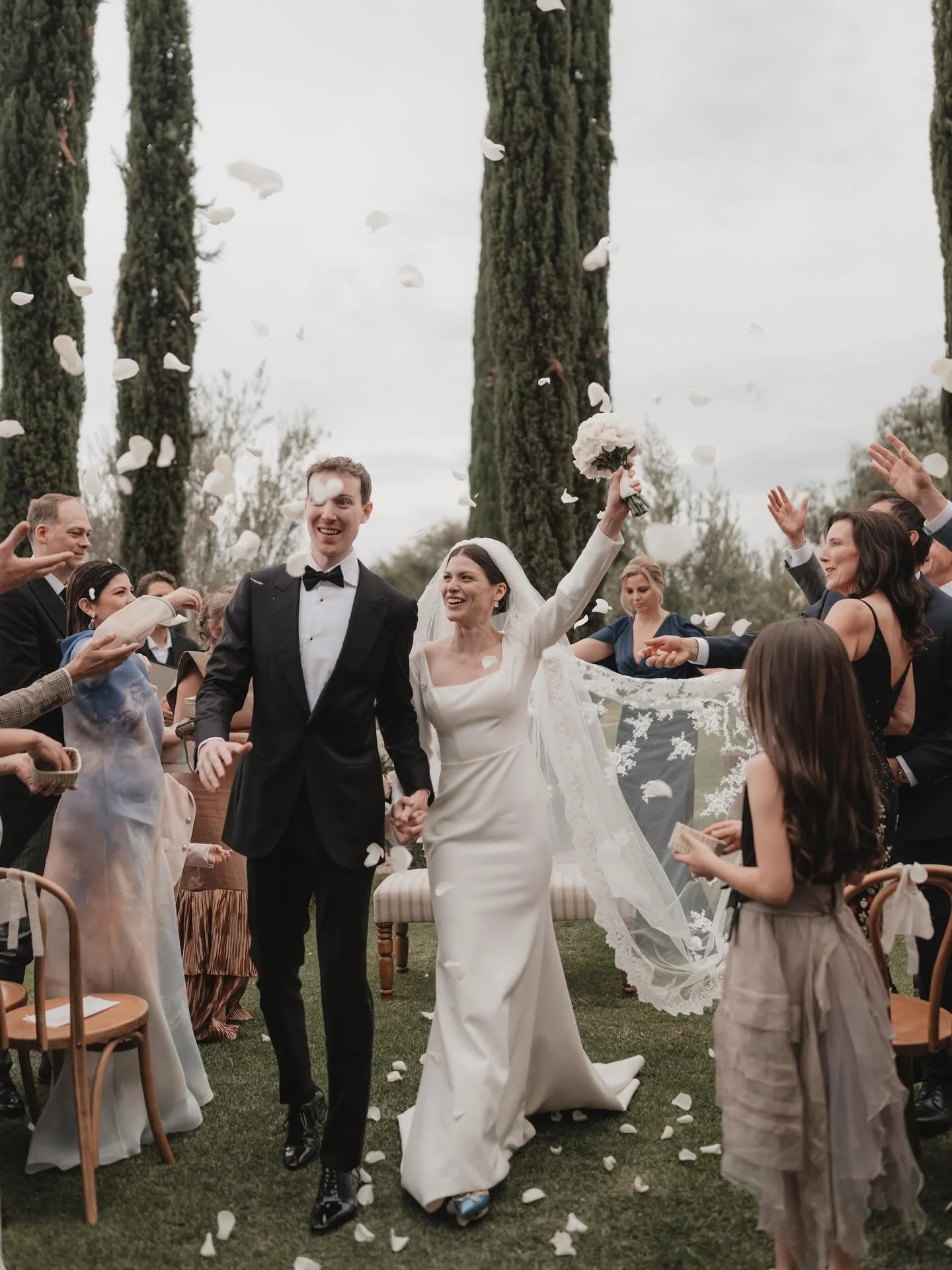 Day one of slowly transitioning this account into @cosmeweddingstudio 🤍

follow us there

Photography @alecas_______ 
Wedding production &amp; design @saraifloresmendivil 
Wedding planning @melissantisteban 
Floral design @florklorestudio 
Venue @ca