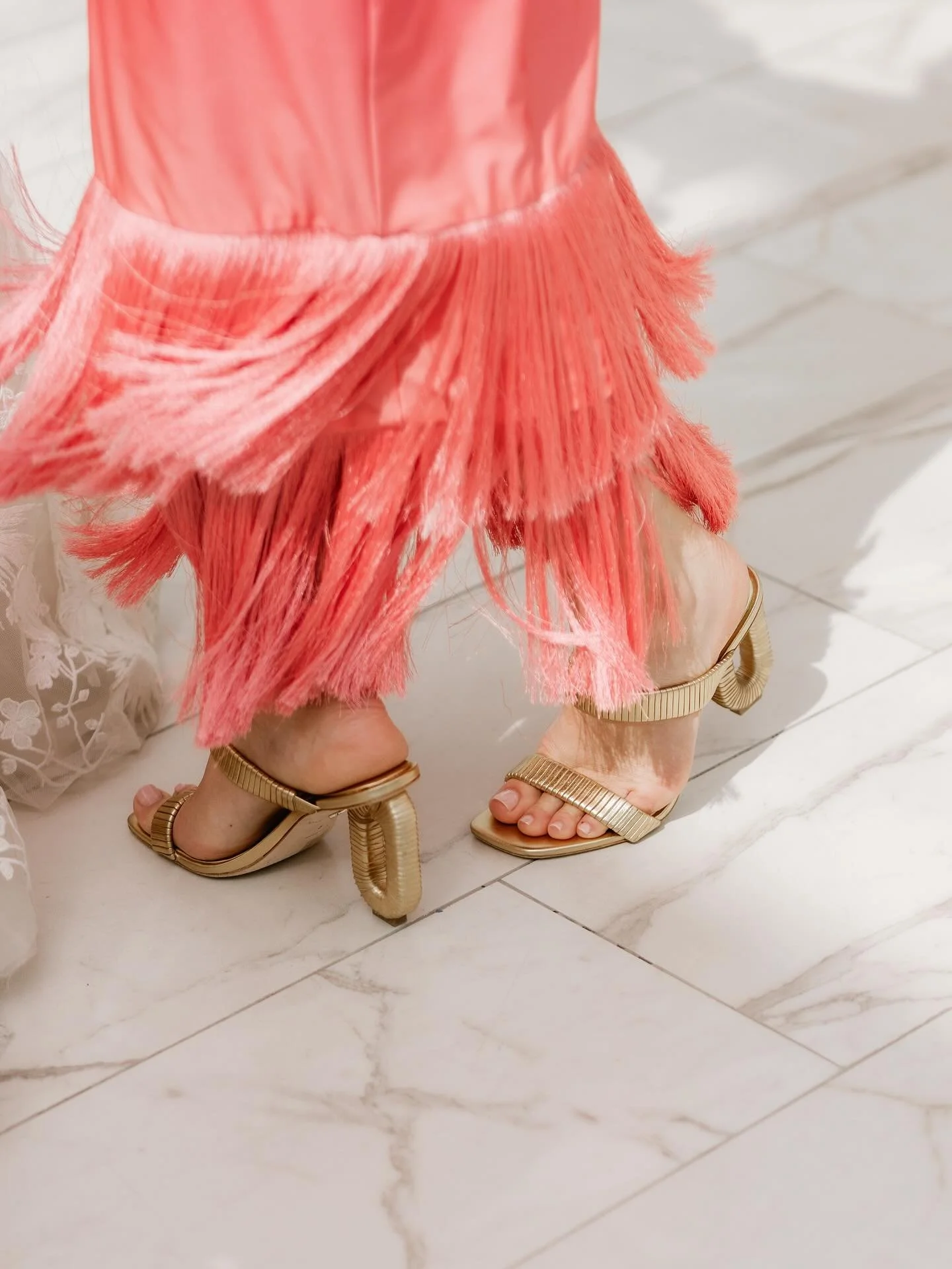 Day two of slowly transitioning this account into @cosmeweddingstudio 

💃

Photography @efegepho 
Wedding production and design @saraifloresmendivil 
Wedding planning @cosmeweddingstudio 
Venue @lunaescondida.venue