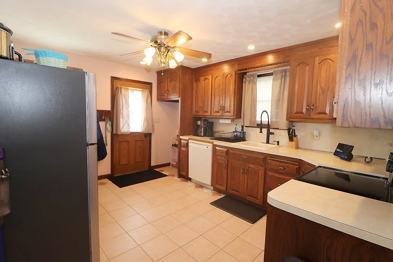 kitchen2.jpg