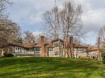 167 Sprain Brook Road, Woodbury, CT sold by The Via Domus Team of William Raveis