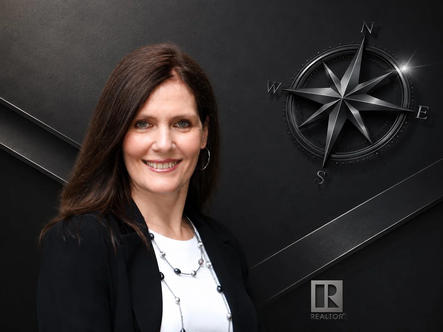 Brenda Drzewiecki Partner of The Via Domus Team of William Raveis Avon CT