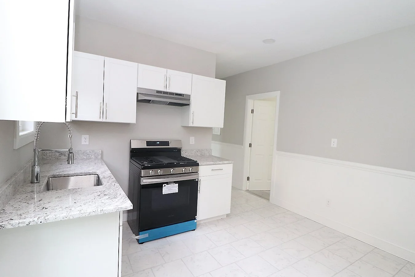 kitchen2.jpg