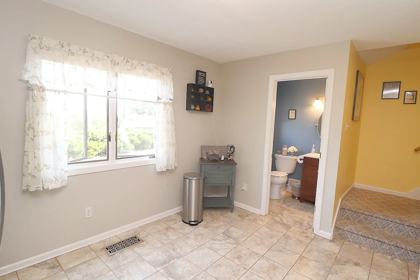 Kitchen2.jpg