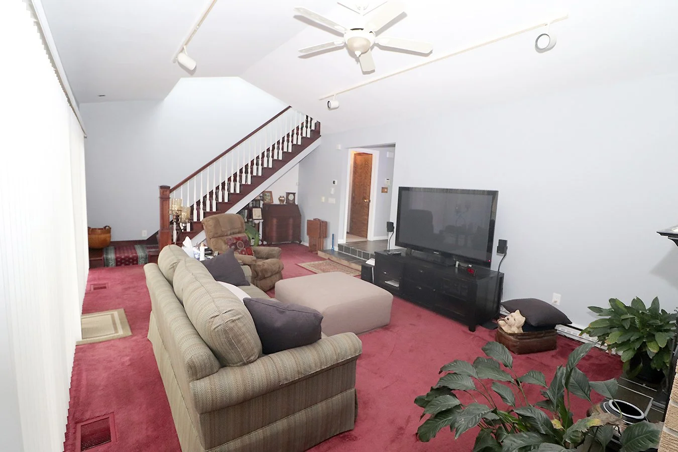liing room3.jpg