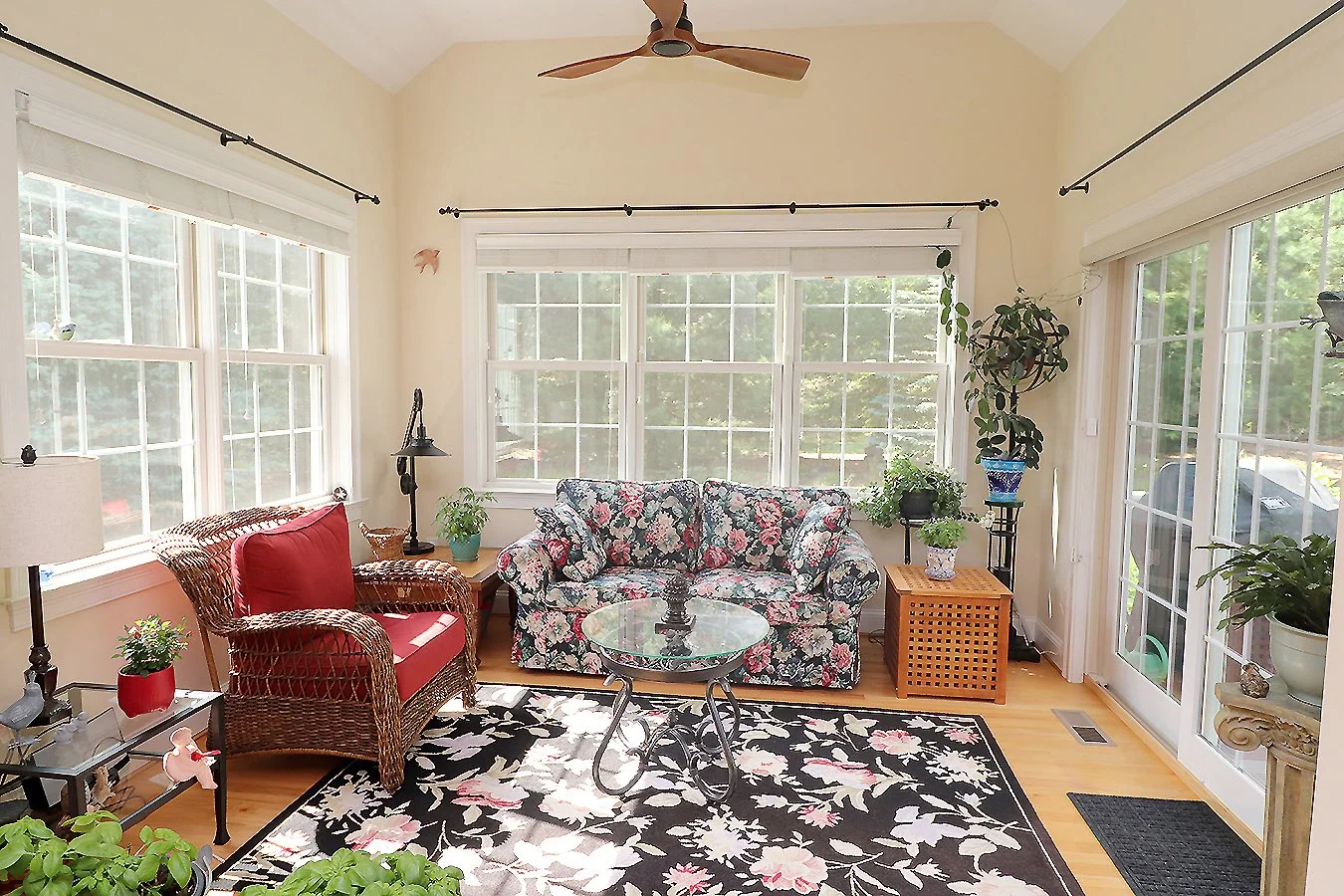 Beautiful sunroom in Simsbury by The Via Domus Team