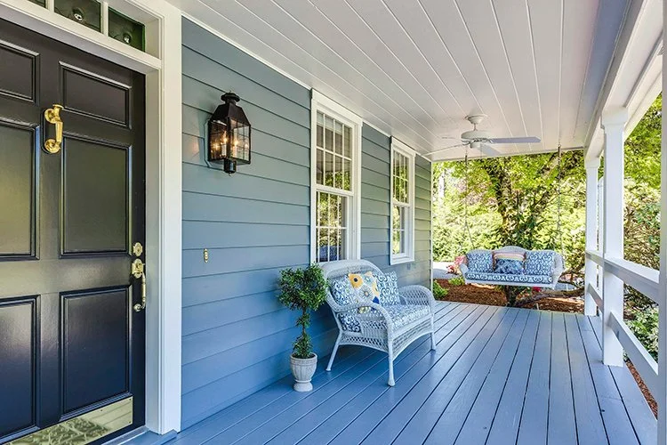 Front porch with strong curb appeal for home selling in Connecticut