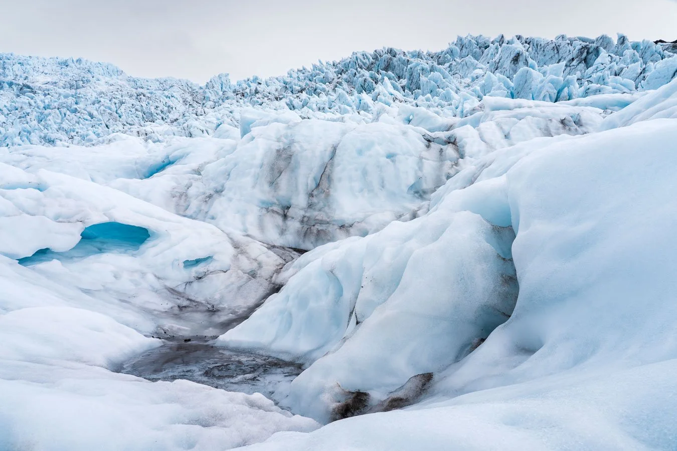  Iceland is home to some of Europe's largest glaciers, with over 11% of its landmass covered by these massive ice caps and outlet glaciers. 