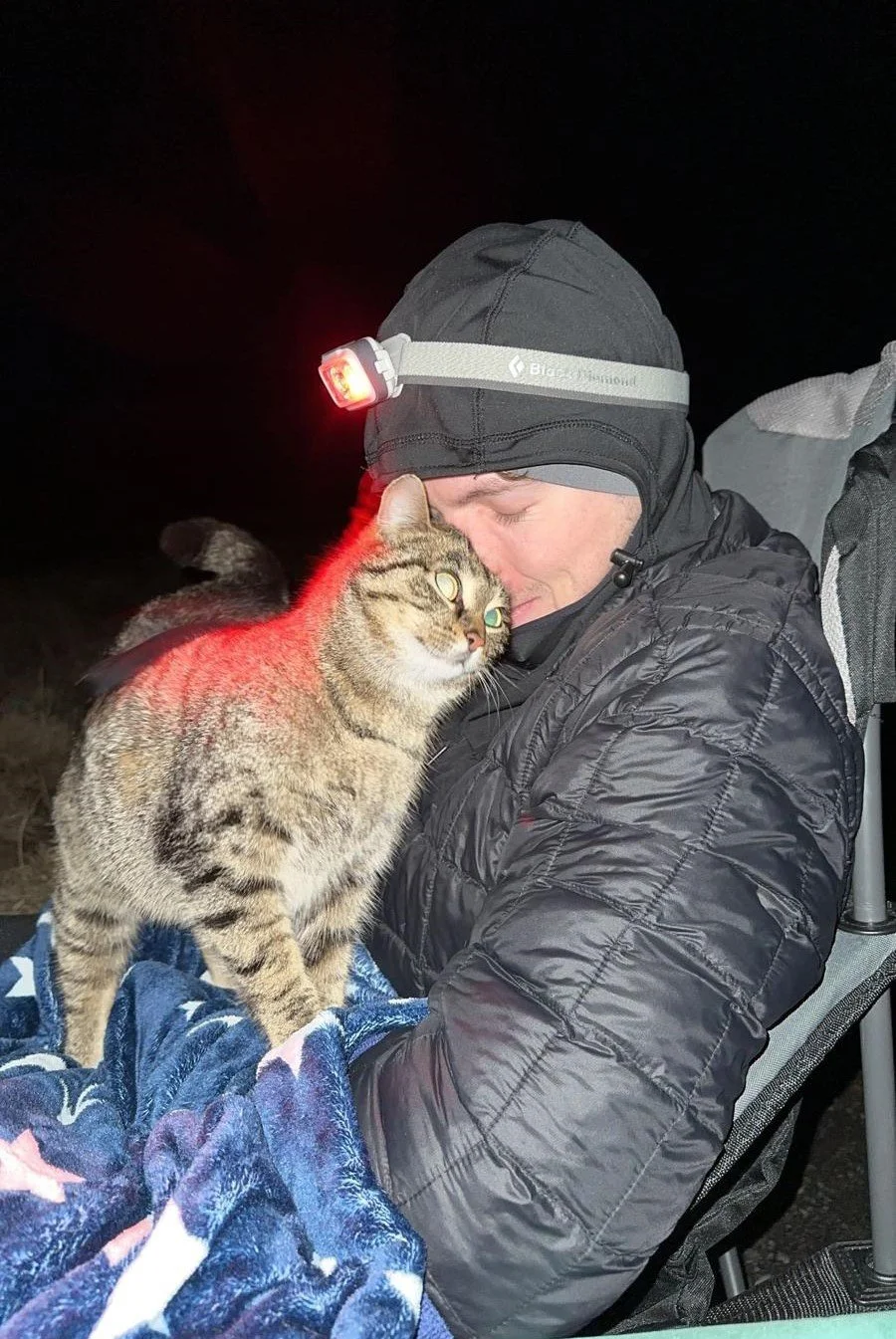  The highlight of the night was this friendly farm cat at  Möðrudalur , keeping us company and adding a touch of warmth to the freezing temperatures. 