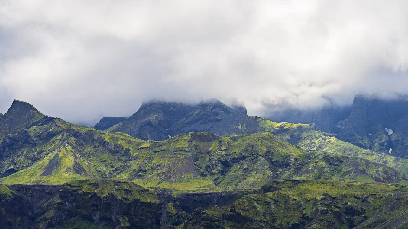 Valahnúkur-viewpoint_Þórsmörk_Thórsmörk_Krossá_River_Orange_Loop_Hike_Highlands_Iceland-visual-travel-guide-blog-overview-3.jpg
