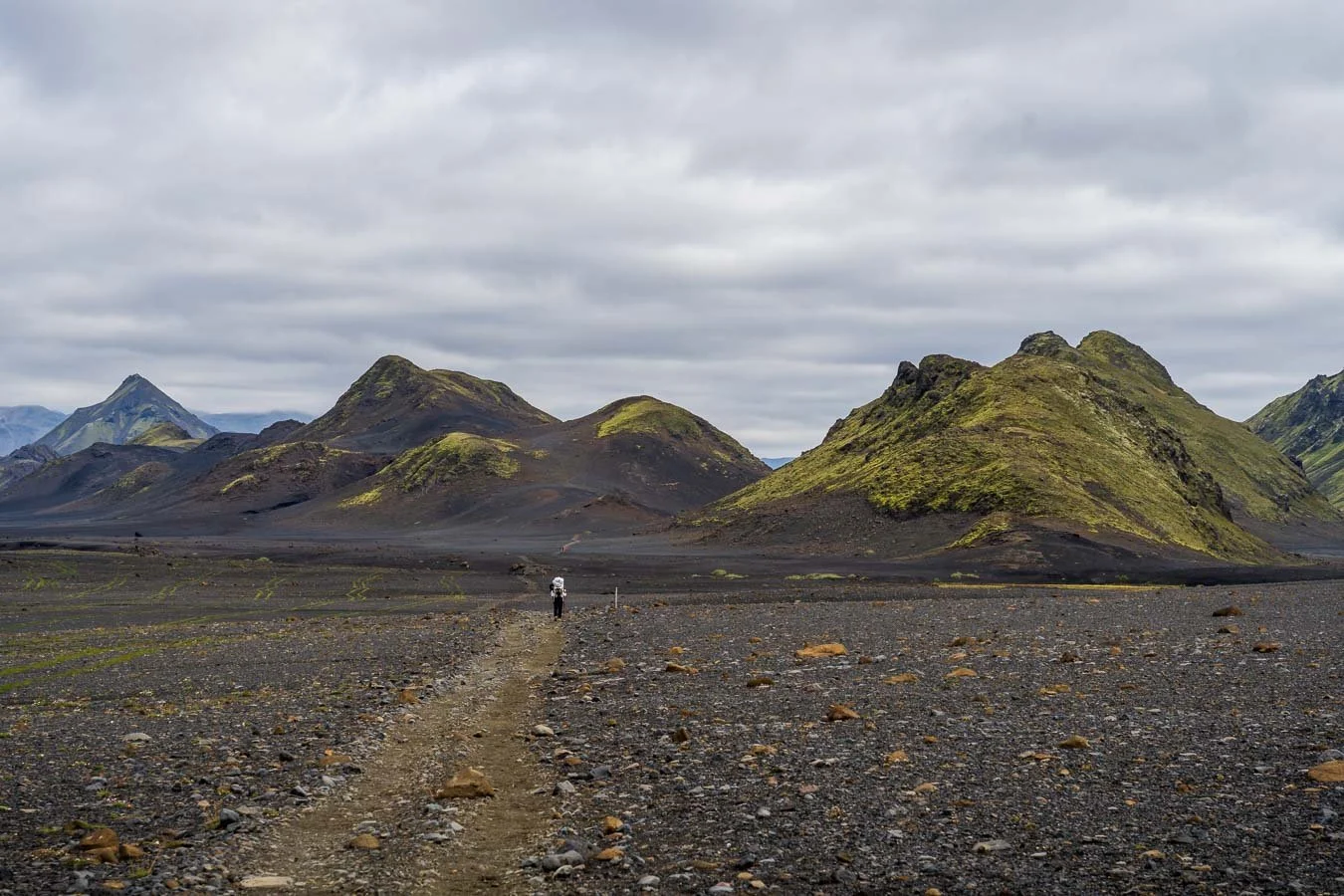 Black-sand_ice-fields_Laugavegur_Trail_Emstrur_Álftavatn_Segment_Highlands_Iceland-visual-travel-guide-blog-4.jpg