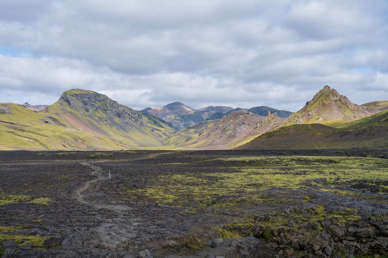 Black-sand_ice-fields_Laugavegur_Trail_Emstrur_Álftavatn_Segment_Highlands_Iceland-visual-travel-guide-blog-13.jpg