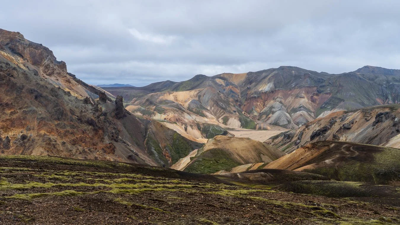 Geothermal_area_hot_pools_Laugavegur_Trail_Landmannalaugar_Hrafntinnusker_Segment_Highlands_Iceland-visual-travel-guide-blog-9.jpg
