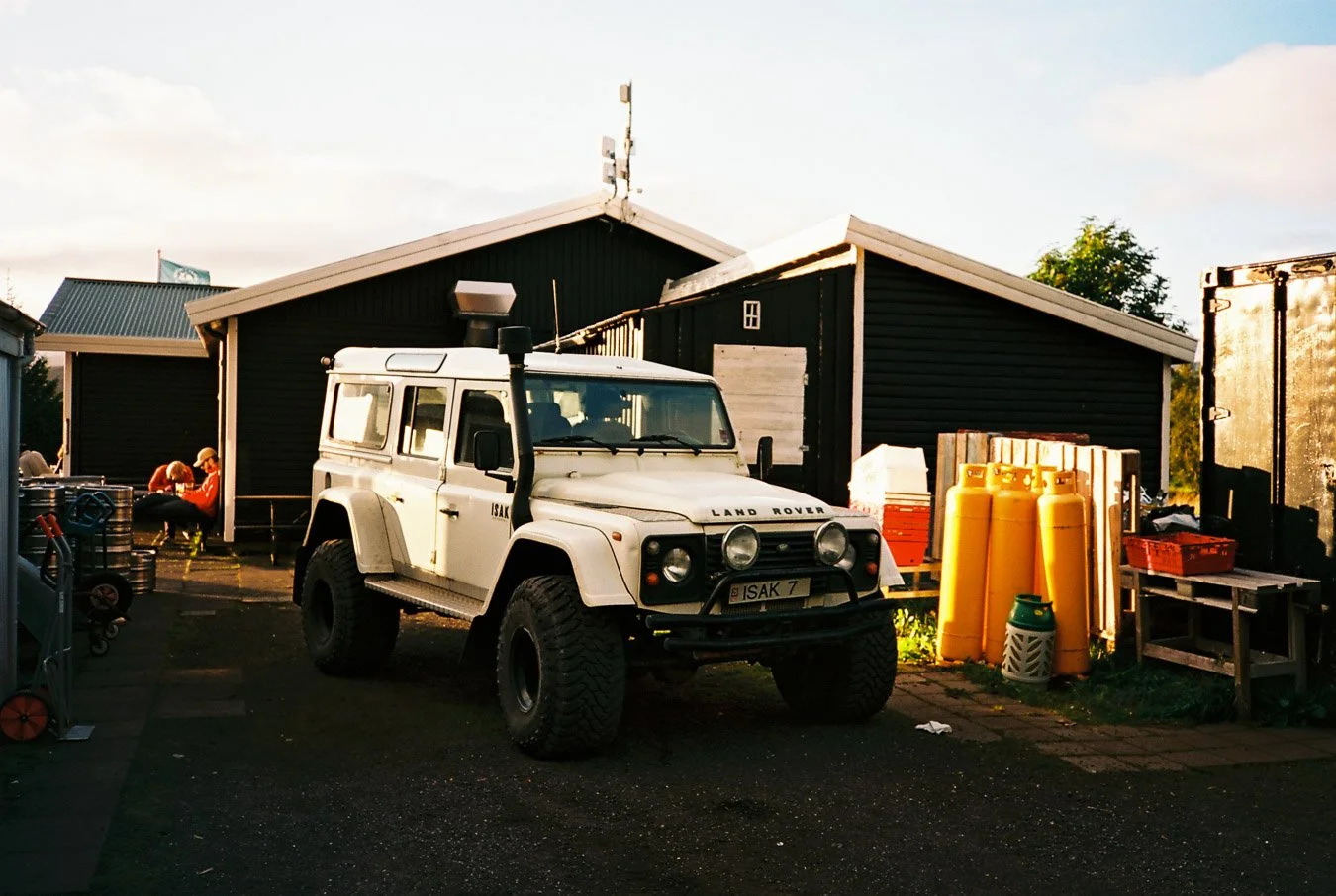 ▴ Volcano Huts Campsite (Ektar 100)