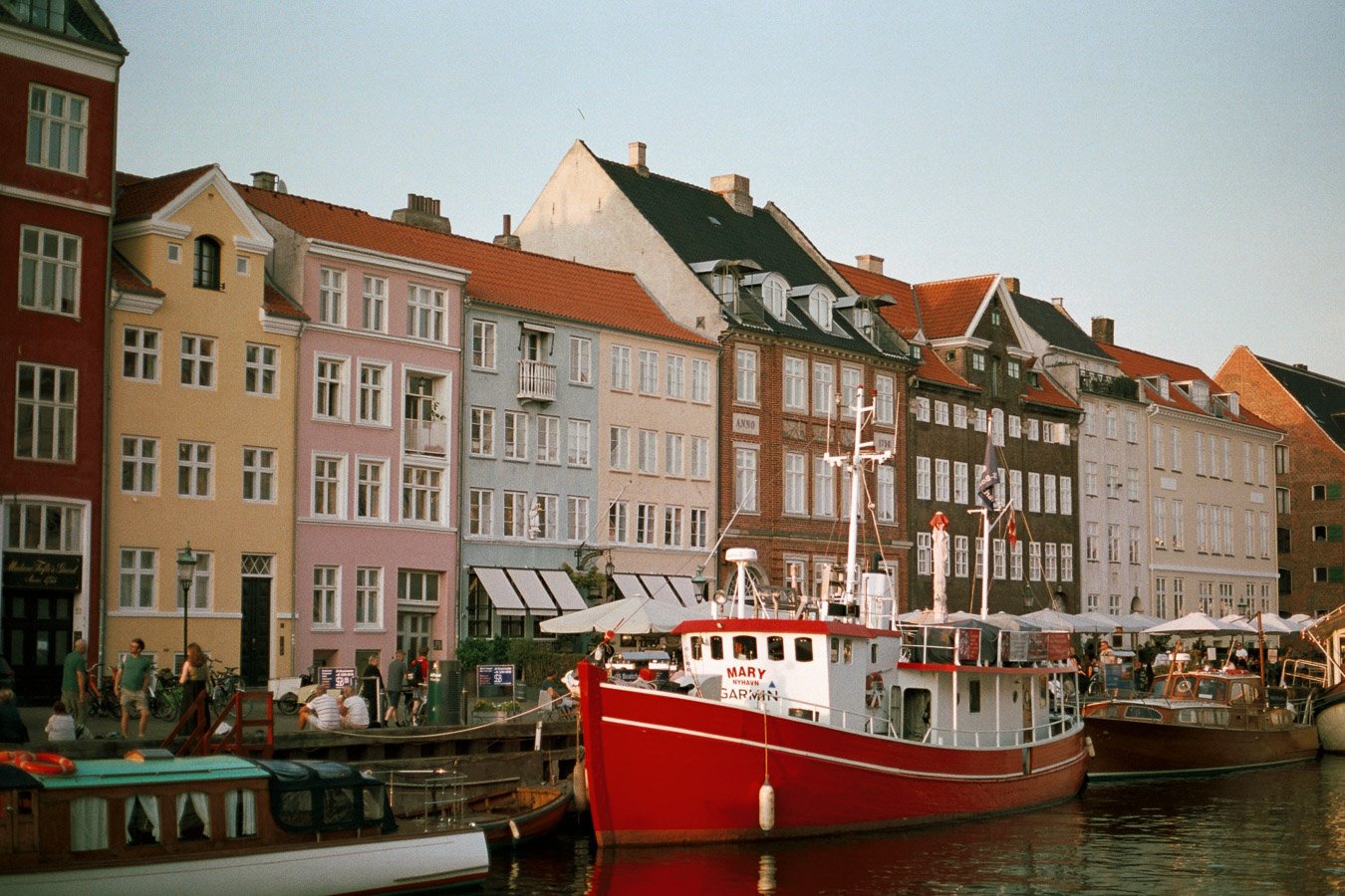▴ Nyhavn Waterfront (Fuji 200)