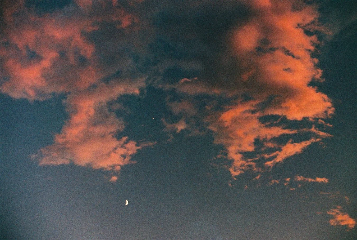 ▴ Sunset Cloudscape (Gold 200)