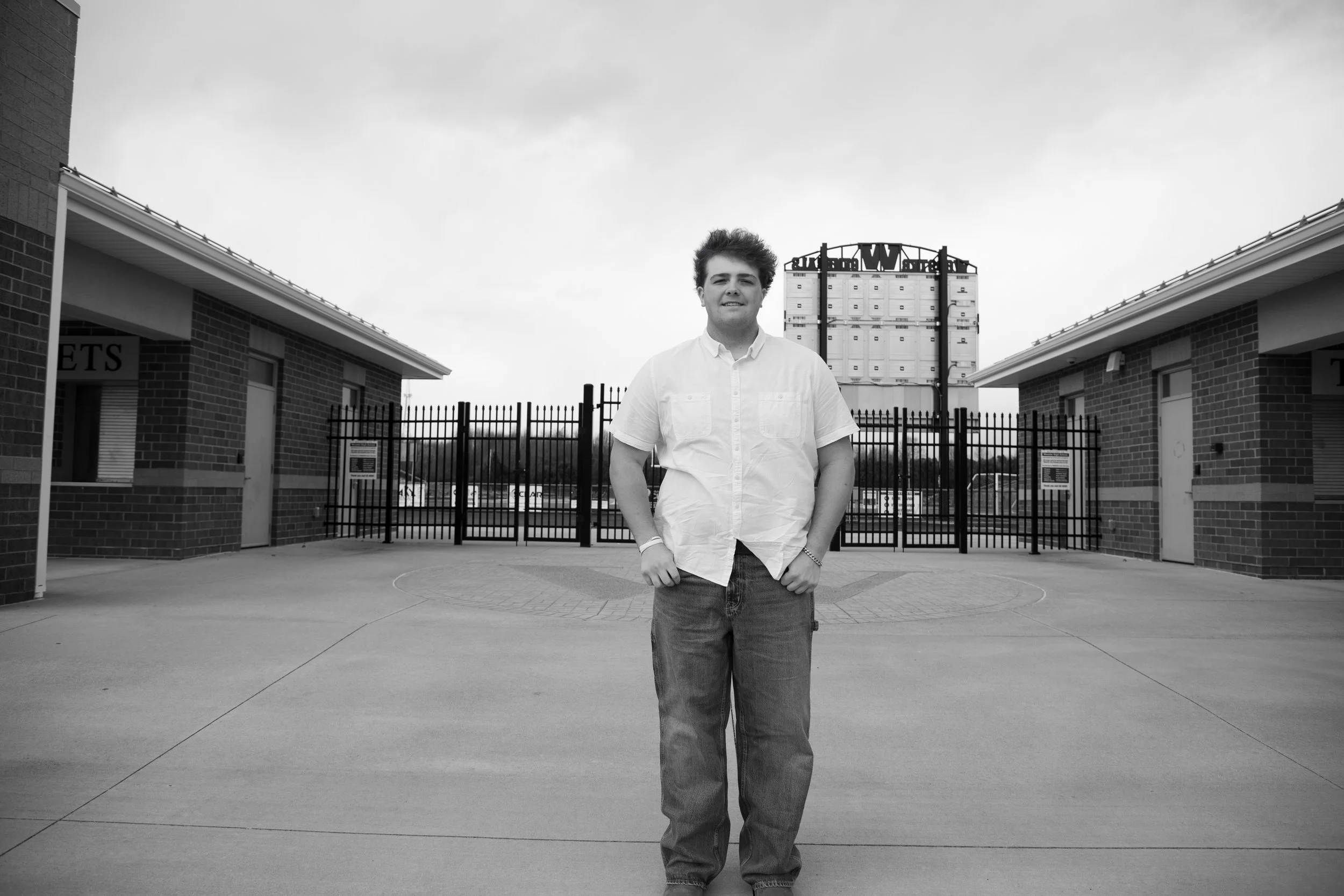 Hutson senior pictures 2026-73.jpeg