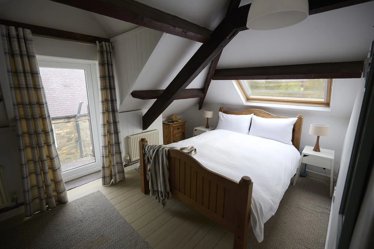 FULL WEEKEND RETREAT - SINGLE OCCUPANCY (SHARED BATHROOM) - COTTAGE