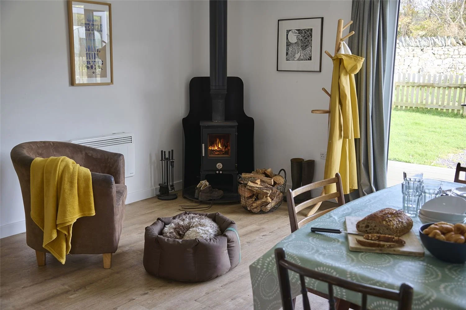 Beuno_log_burner_(2).jpg