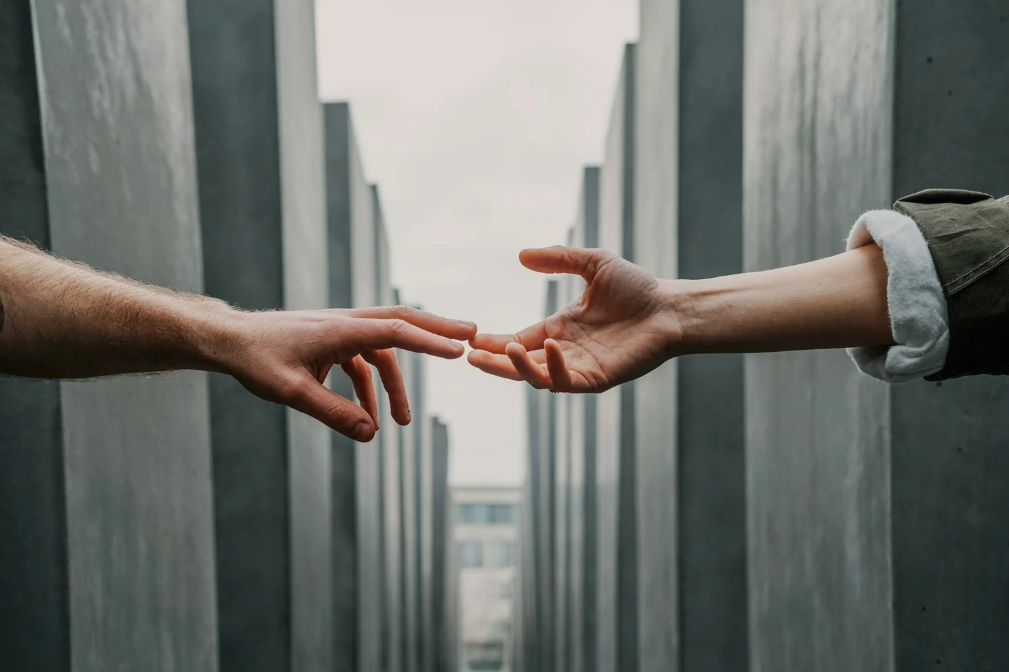 Not Sure If Couples Therapy Is Right for You? Here's Why It Might Be Worth It