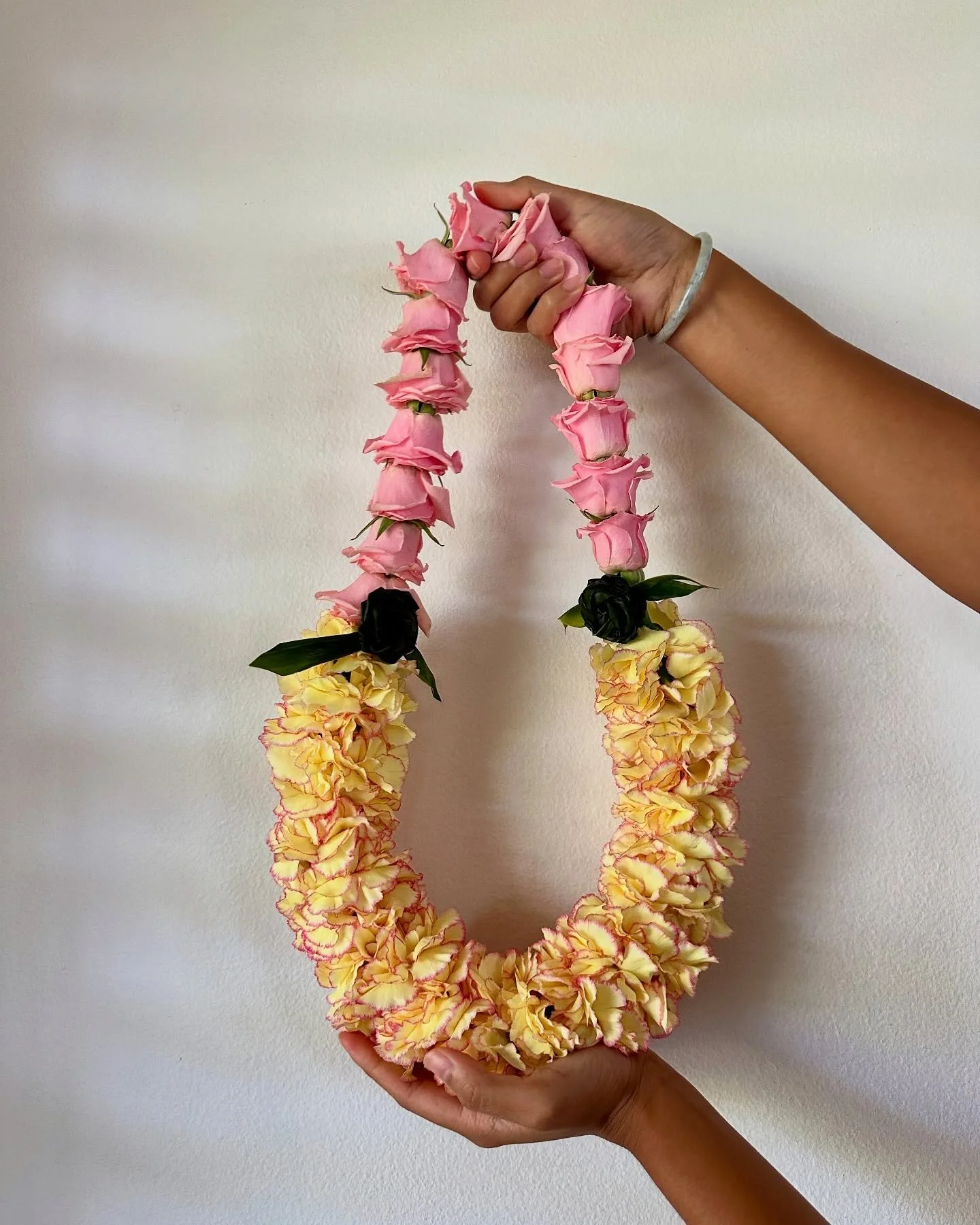 Designer&rsquo;s choice lei  x 4 this weekend 🩷