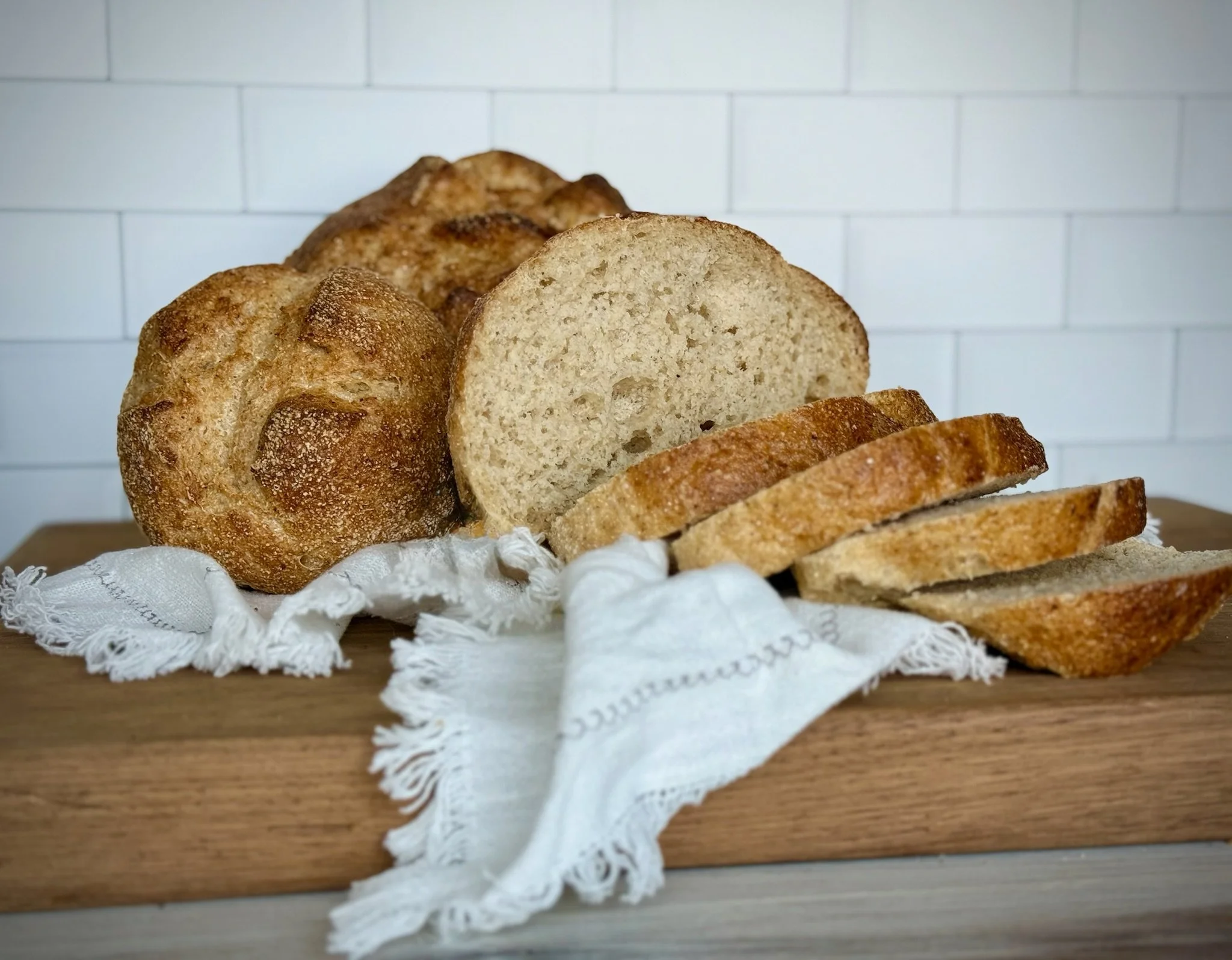 sliced sourdough - Kiaya Woulfe.JPG