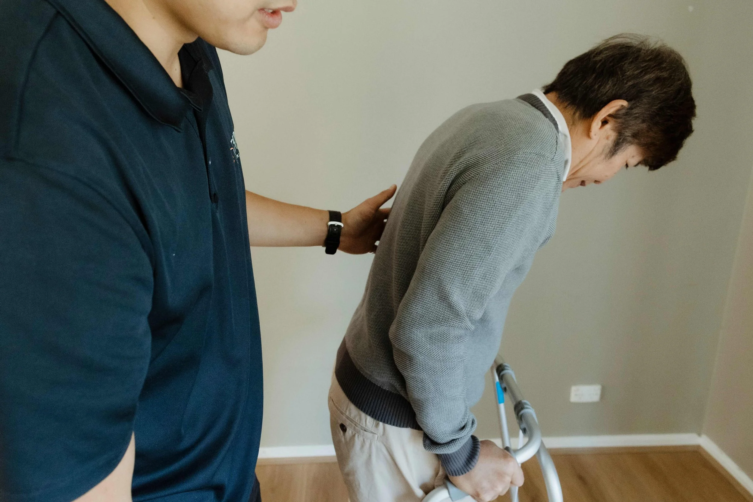 Tips for Managing Chronic Pain for Elderly - A Guide for Seniors and Caregivers