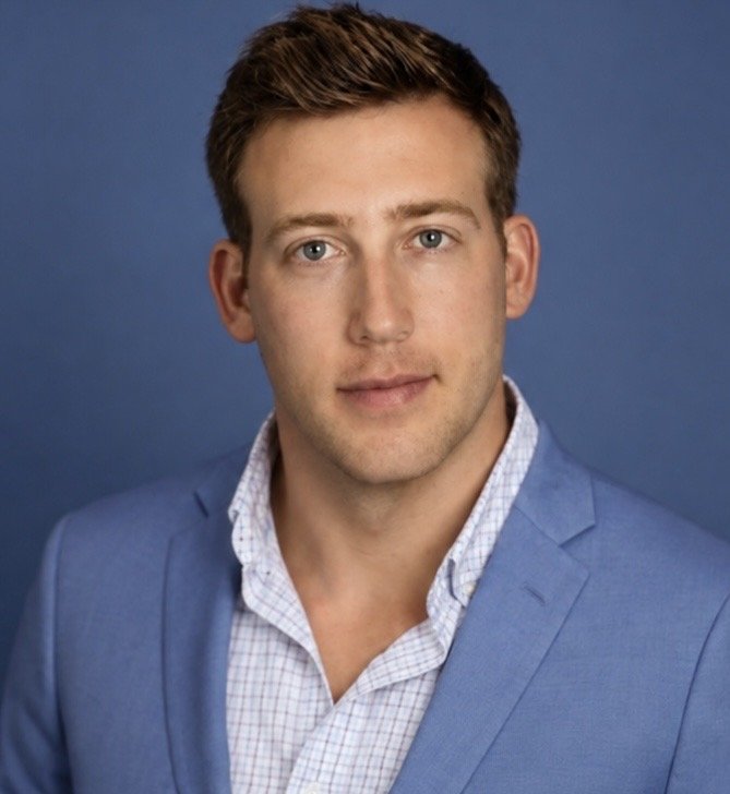 Headshot of Jeffrey