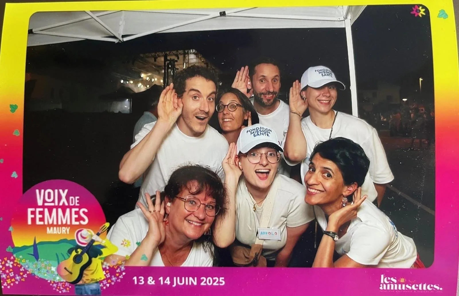 L'équipe qui se prête au jeu.jpeg