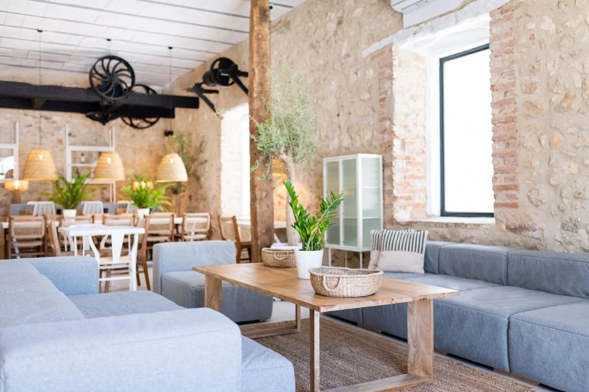 sierra-nirvarna-spain-retreat-dining-seating.jpg